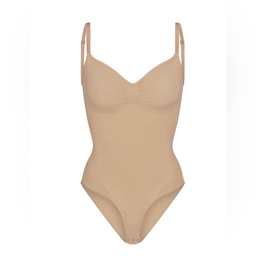 SKIMS Sculpting Bodysuit Skims Size XXS/XS clay/beige